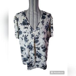 Funlingo women's black/white flutter sleeves V-neck high-low hemm top size 3X